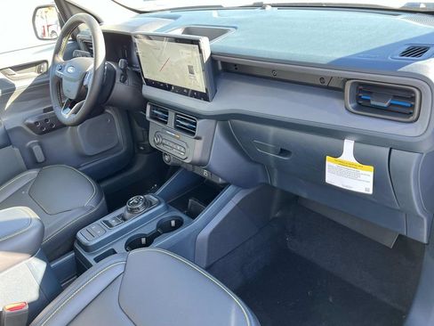 Used 2025 Ford Maverick Lobo image 21