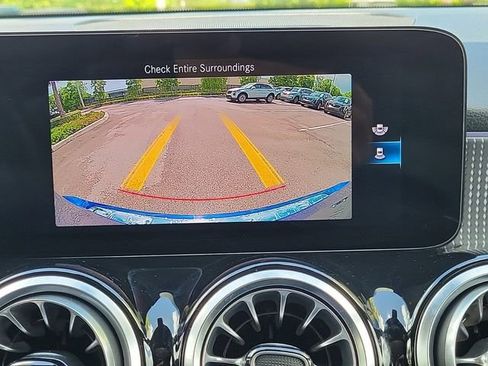 Used 2023 Mercedes-Benz GLB 250 GLB 250 image 18