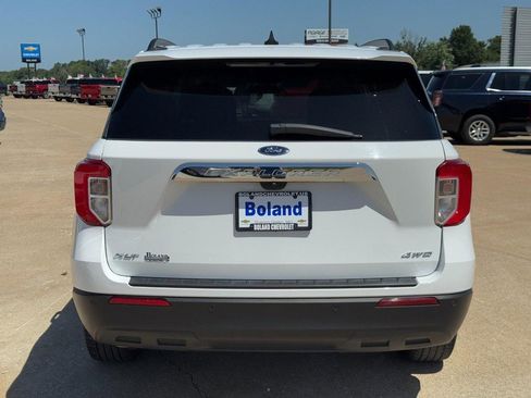 Used 2023 Ford Explorer XLT image 5
