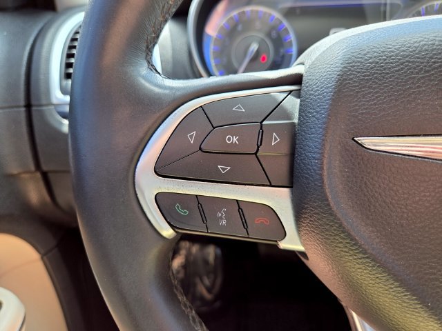 Used 2015 Chrysler 300 Limited RWD image 27