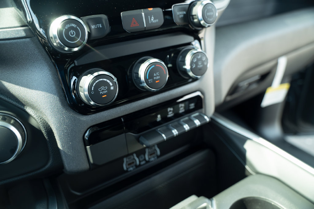 New 2027 RAM 1500 Express AWD/4WD image 32