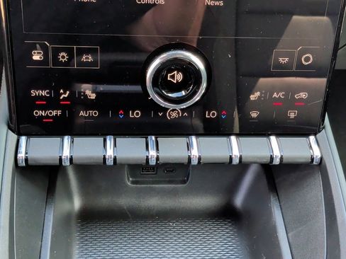 New 2026 GMC Terrain AT4 w/ Technology Package II AWD/4WD image 28