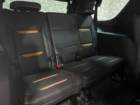 Used 2023 GMC Yukon AT4 w/ Technology Package AWD/4WD image 13