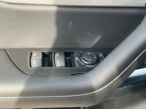 Used 2025 Chevrolet Blazer LT image 24