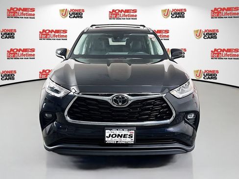 Certified 2026 Toyota Highlander Limited AWD/4WD image 13