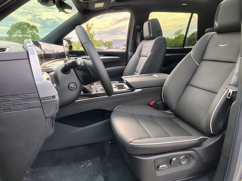 New 2026 Cadillac Escalade Sport w/ Touring Package AWD/4WD image 24