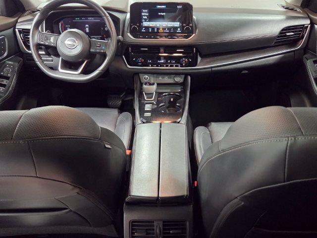 Used 2023 Nissan Rogue Platinum FWD image 8