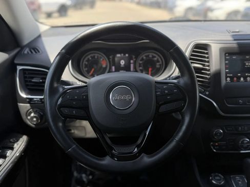 Used 2020 Jeep Cherokee Latitude Plus AWD/4WD image 21
