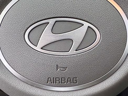 Used 2024 Hyundai Elantra SEL w/ Convenience Package image 29