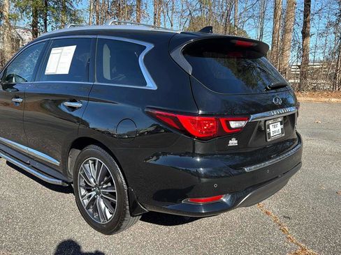 Used 2020 INFINITI QX60 Signature Edition w/ Cargo Package Essential image 7
