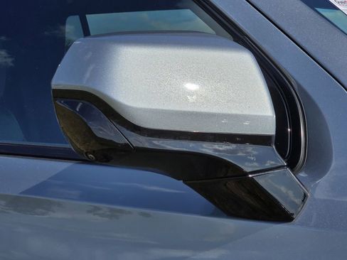 Used 2025 Chevrolet Tahoe Z71 AWD/4WD image 12