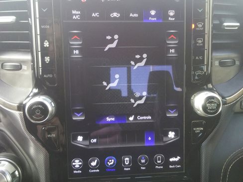 Used 2021 RAM 1500 Limited w/ Body Color Bumper Group image 27