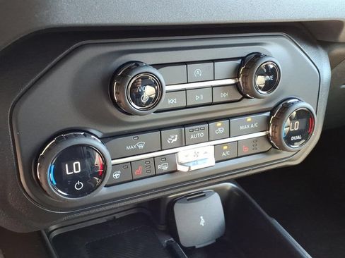 New 2026 Ford Bronco Outer Banks w/ Black Appearance Package AWD/4WD image 20