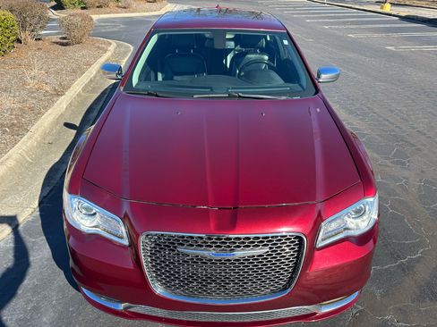Used 2019 Chrysler 300 Limited image 6