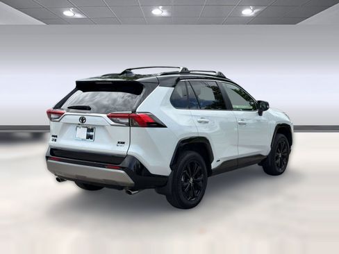 Used 2025 Toyota RAV4 XSE w/ Weather Package AWD/4WD image 9