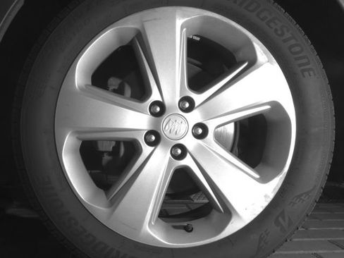 Used 2015 Buick Encore FWD image 9