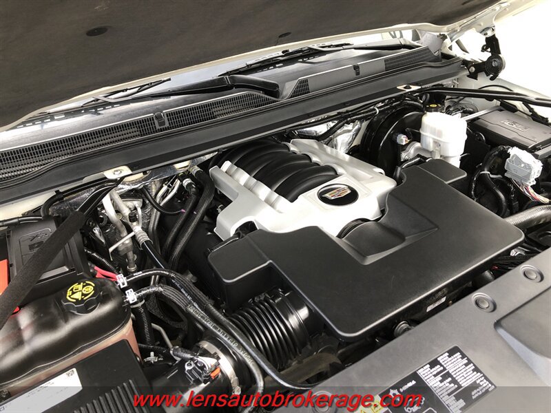 Used 2015 Cadillac Escalade 2WD image 25