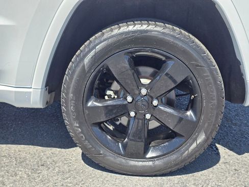 Used 2015 Jeep Grand Cherokee Altitude AWD/4WD image 10