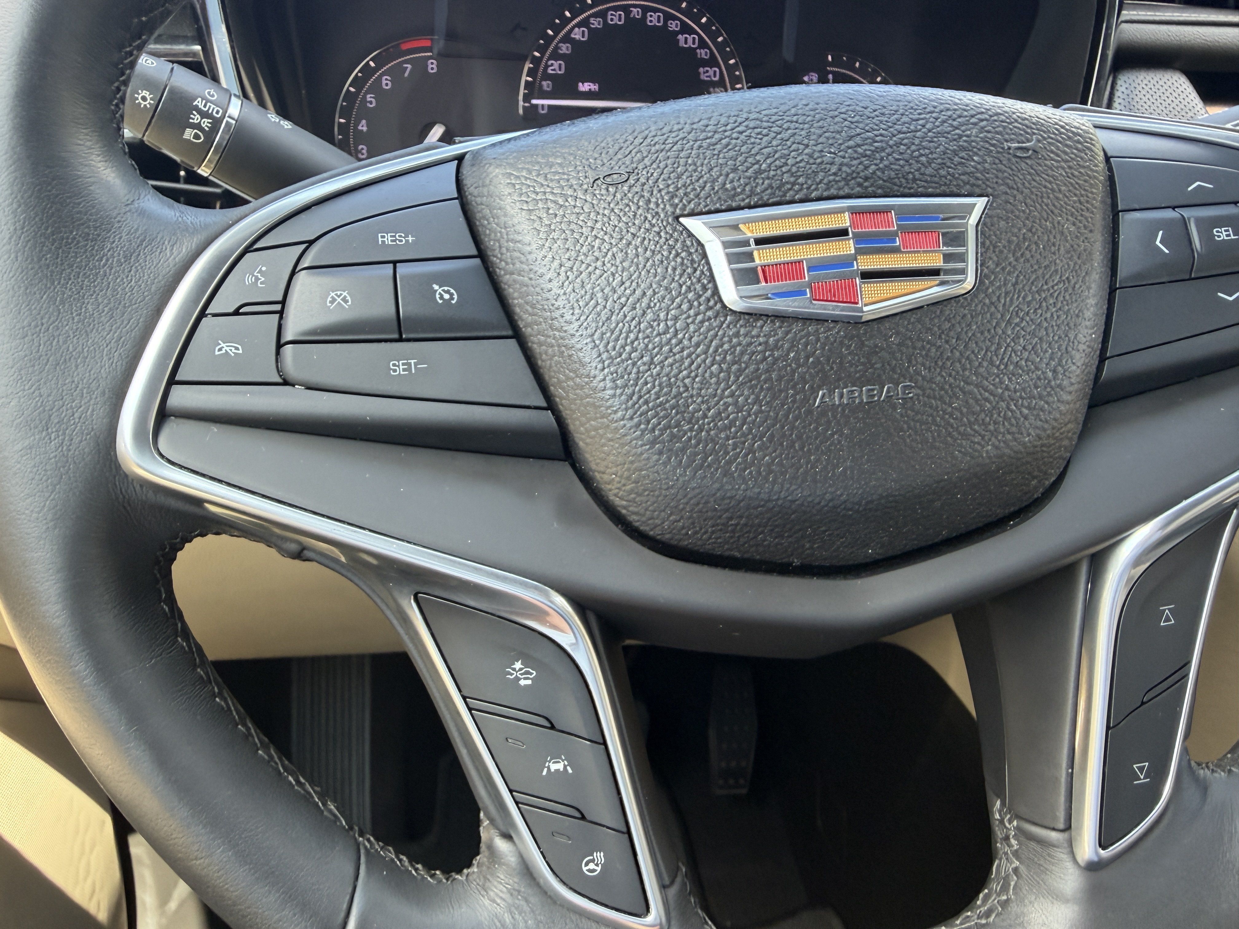 Used 2017 Cadillac XT5 Luxury w/ Driver Awareness Package FWD image 26