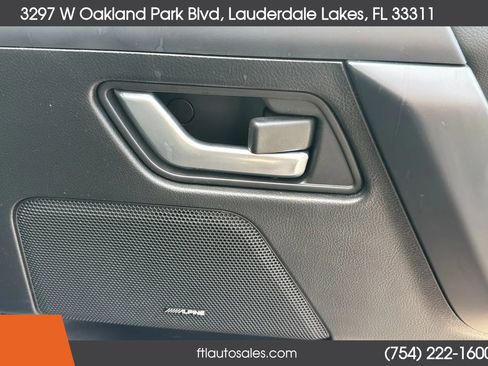 Used 2011 Land Rover LR2 HSE image 46