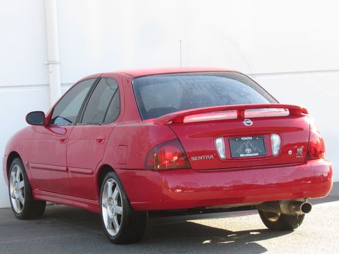 Used 2006 Nissan Sentra SE-R Spec V w/ (J01) Sunroof Pkg FWD image 5