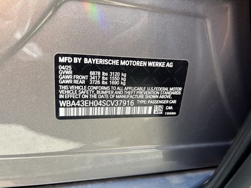 Certified 2025 BMW 750e xDrive w/ Executive Package AWD/4WD image 38