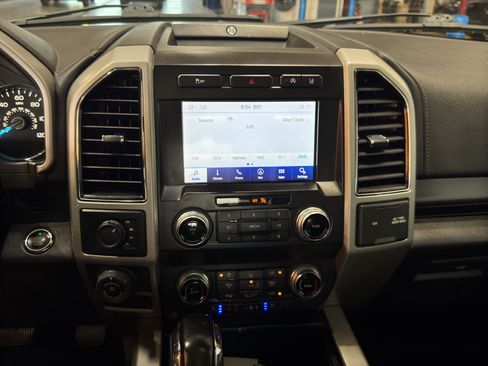Used 2020 Ford F150 Lariat w/ Equipment Group 502A Luxury AWD/4WD image 26