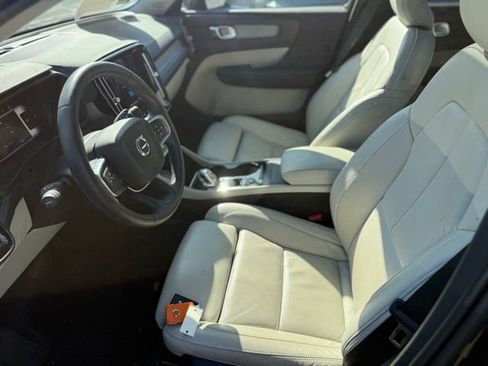 Used 2023 Volvo XC40 B5 Plus w/ Climate Package AWD/4WD image 6