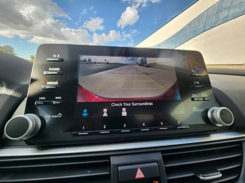 Used 2018 Honda Accord LX image 19