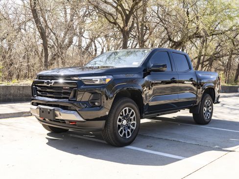 Used 2023 Chevrolet Colorado Z71 w/ Z71 Convenience Package 2 image 5