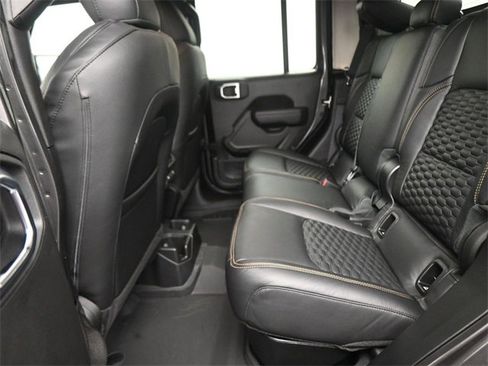 New 2025 Jeep Gladiator Sport image 39