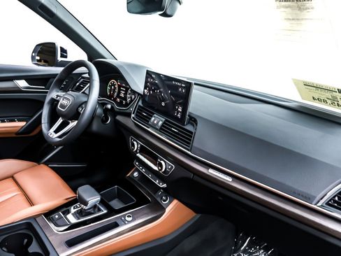 Used 2025 Audi Q5 e Premium Plus image 17