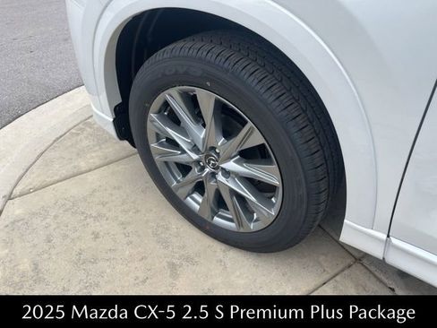 New 2025 MAZDA CX-5 AWD 2.5 S w/ Premium Plus Pkg image 5
