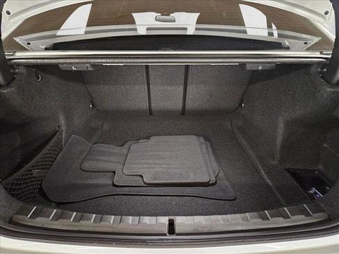 Certified 2025 BMW 330i Sedan w/ Convenience Package image 6