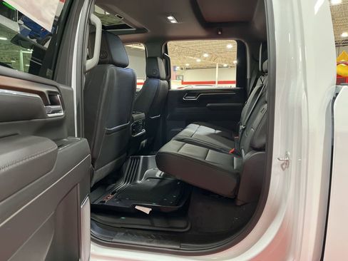 New 2026 GMC Sierra 3500 Denali w/ Denali Reserve Package AWD/4WD image 35