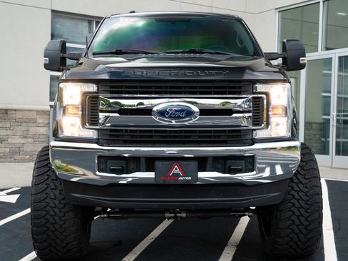 Used 2019 Ford F250 XLT AWD/4WD image 4
