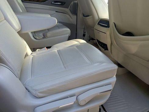Used 2024 Cadillac Escalade Sport Platinum w/ LPO, ONYX Package AWD/4WD image 26