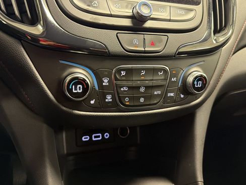 Used 2024 Chevrolet Equinox RS FWD image 19