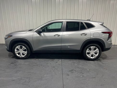 Used 2024 Chevrolet Trax LS w/ Driver Confidence Package image 17