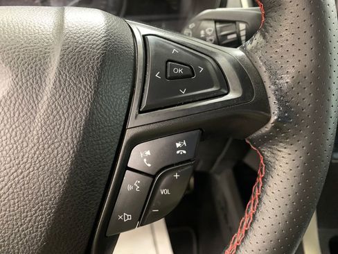 Used 2022 Ford Edge ST-Line image 11