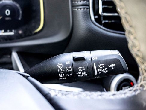 Used 2023 Jeep Wagoneer 4WD image 21