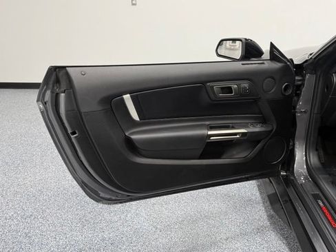Used 2021 Ford Mustang Shelby GT500 w/ Technology Package RWD image 14
