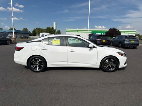 Used 2022 Nissan Sentra SV FWD image 12