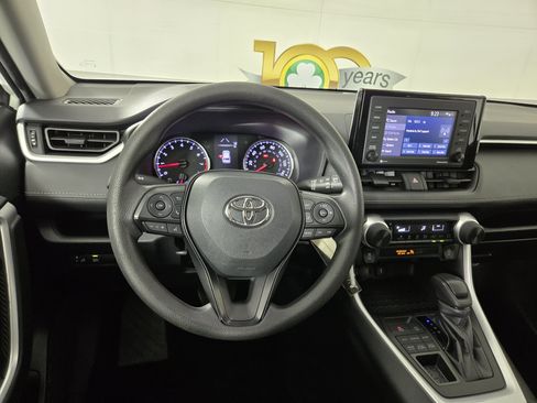 Used 2022 Toyota RAV4 LE AWD/4WD image 14