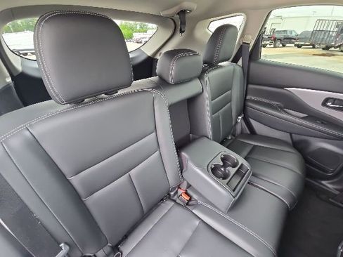 Used 2023 Nissan Murano SV w/ SV Midnight Edition Package FWD image 16