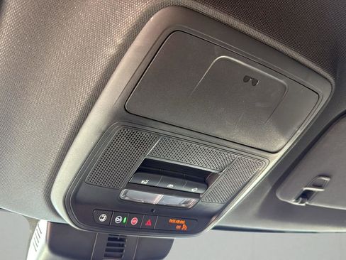 Used 2025 Chevrolet Traverse Z71 w/ Driver Confidence Package image 23