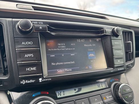 Used 2018 Toyota RAV4 XLE w/ Plus Extra Value Package image 20