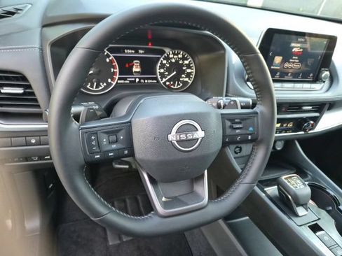 Used 2025 Nissan Rogue SV FWD image 20