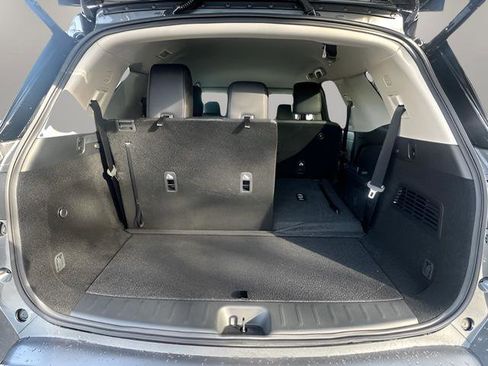 New 2026 Nissan Pathfinder SL image 24