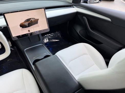 Used 2022 Tesla Model 3 Performance image 42